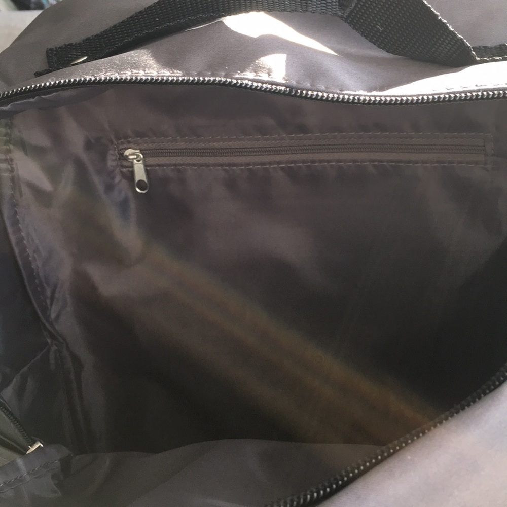 Grey DSW backpack - Picture 6 of 6